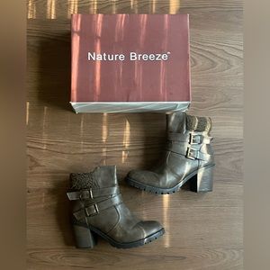 Nature Breeze Awe-01 Leatherette Shearling Buckled Chunky Heel Bootie sz 8.5